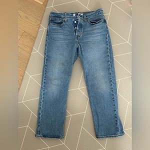 Levi’s Wedgie Straight jeans in Size 29, Medium Wash 👖